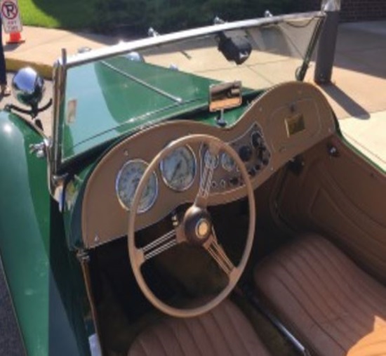 Aquinas Catholic Schools Foundation 10- 04-2017 raffle - 1953 MG TD Roadster, British Racing Green - Dash 