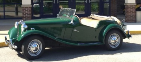 Aquinas Catholic Schools Foundation 10- 04-2017 raffle - 1953 MG TD Roadster, British Racing Green - left side