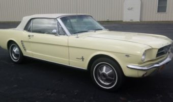 Northeast Classic Car Museum 10-05-2018 raffle - 1964 half Mustang Convertible - right side