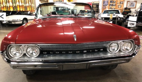R.E. Olda Museum 11-11-2019 raffle- 1961 Olds Super 88 Convertible - front 