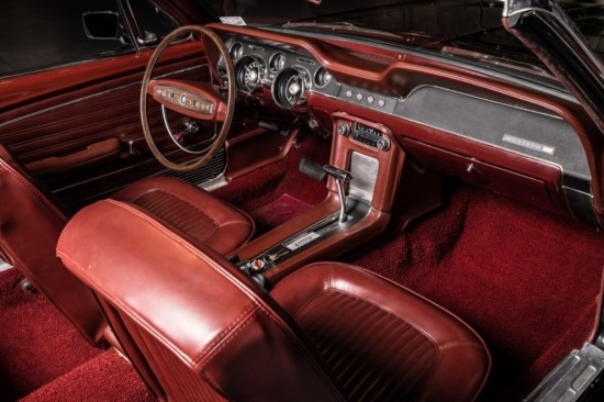 Northeast Classic Car Museum 9-30-2020 raffle - 1968 Mustang Convertible - interior.passanger 