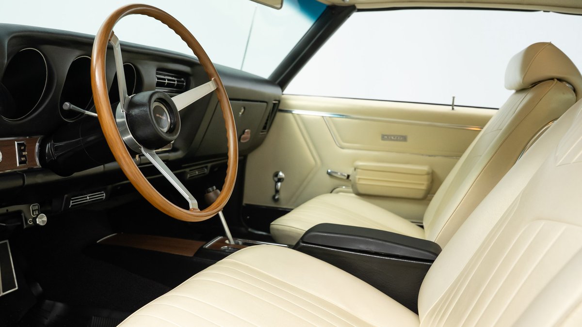1969 Pontiac GTO Judge Ram Air III dash