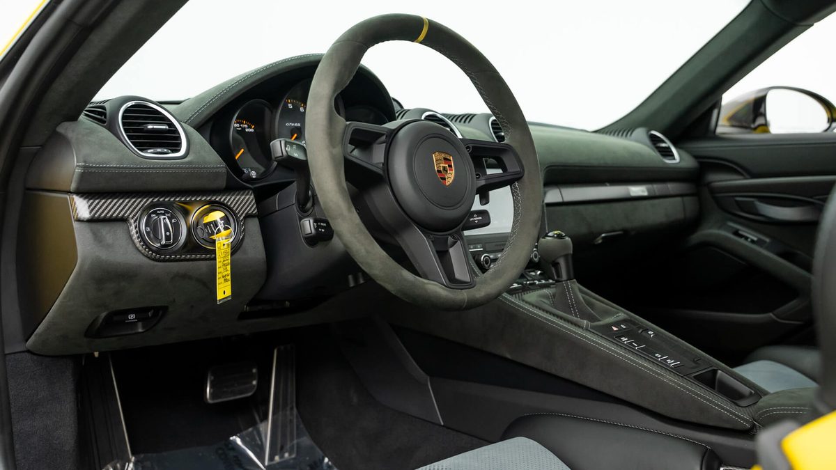 2025 Porsche GT4 RS