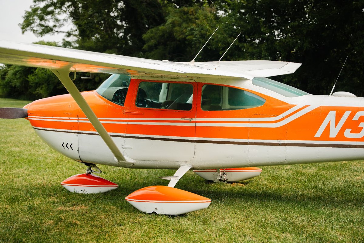 1963 Cessna 182G side
