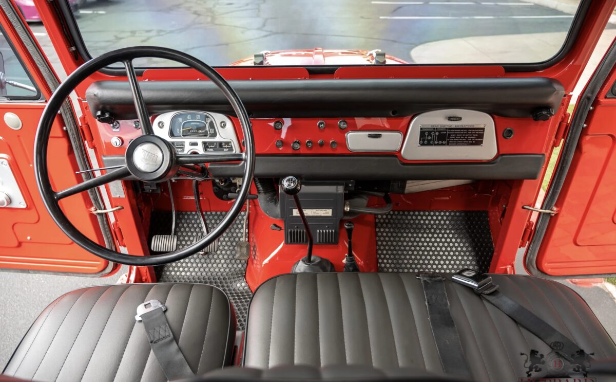 1972 Toyota Land Cruiser FJ40 interior